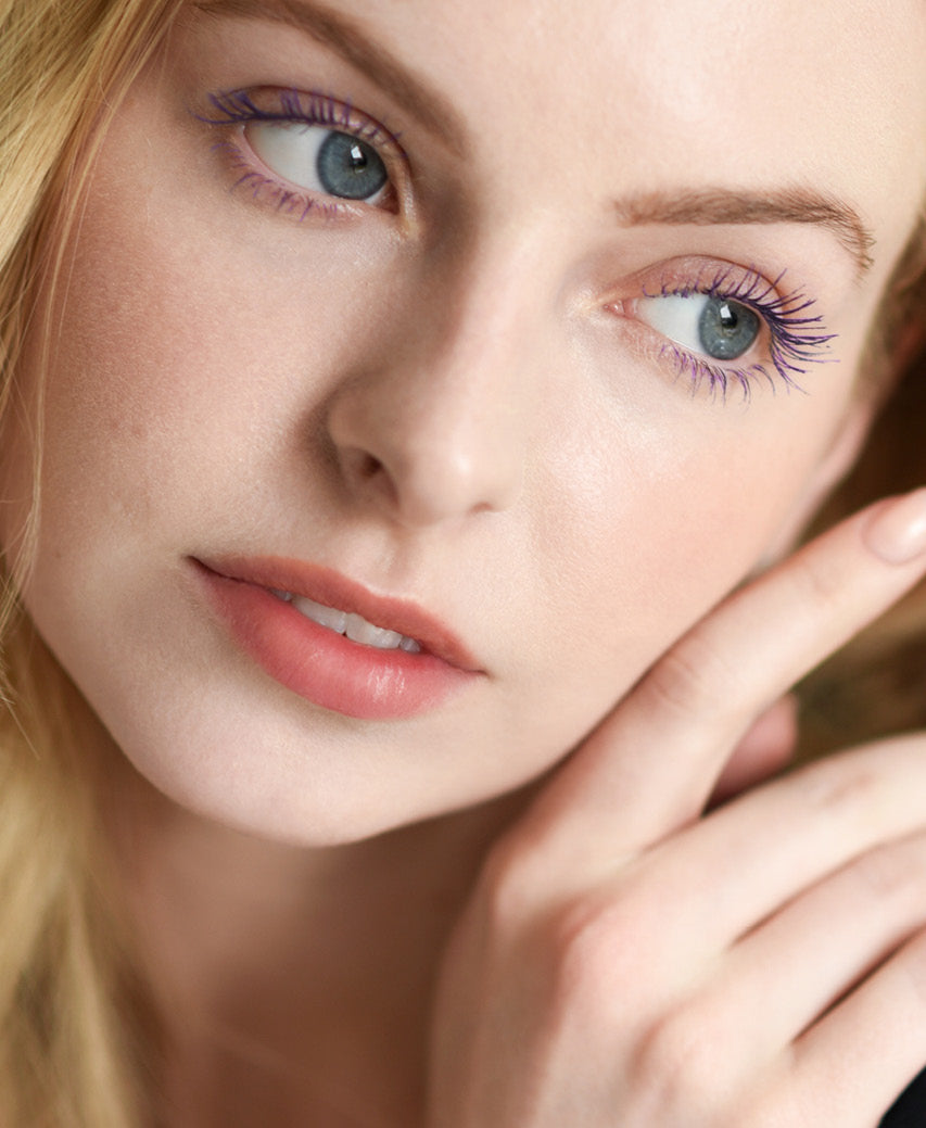 eco-friendly carrot colour by Ere Perez applied on the skin for a delicate sweet colour 