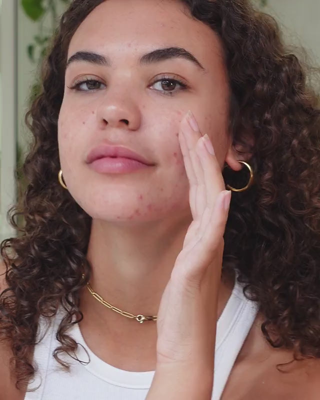 Natural and delicate arnica all-cover concealer
